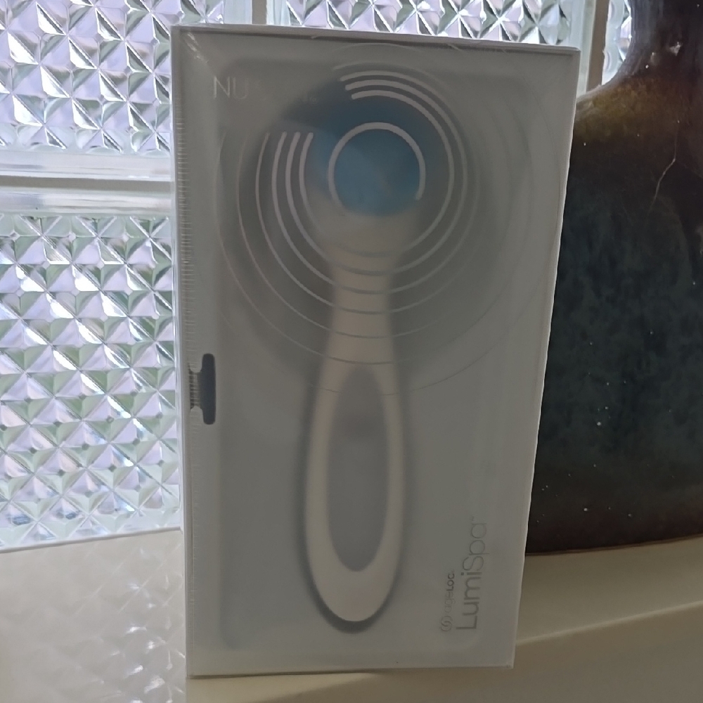 Nuskin Ageloc Lumispa World's Number 1Face Cleaning Machine (normal skin)